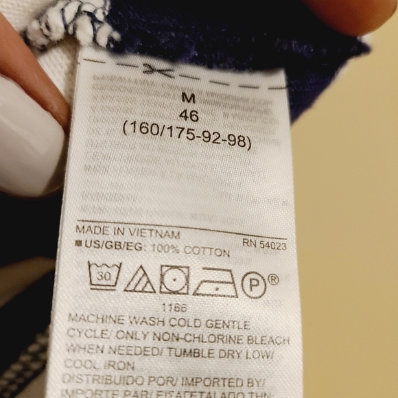 Gap | Women's Navy Striped Mariner's Cropped Tee (Size Medium) - Picture 6 of 11